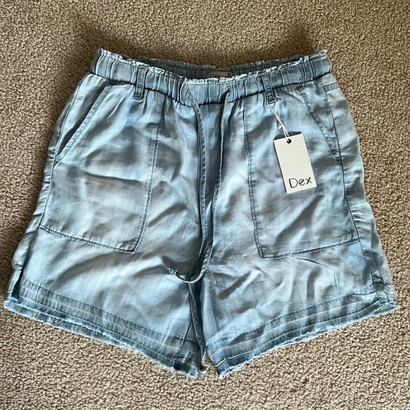 Dex Tencel Patch Pocket Short - Picture 4 of 8